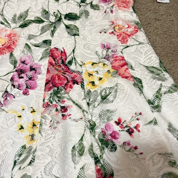 NWT Studio One V-Neck Fit and Flare Floral Print Dress Sz 4 Easter Spring - Picture 4 of 6